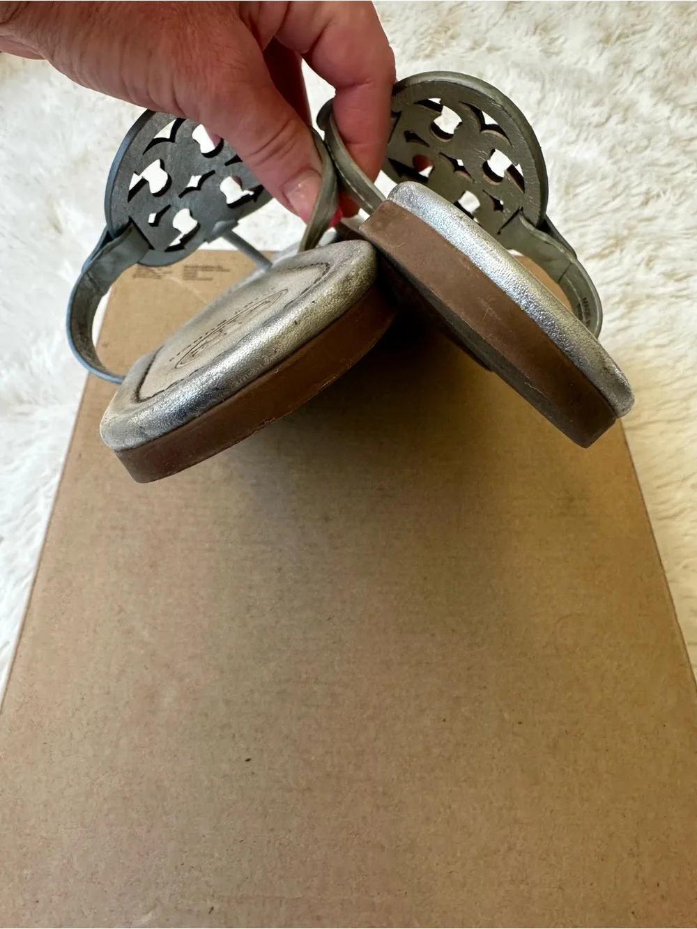 Tory Burch Miller Metallic Silver Crystal Logo Leather Thong Sandals Women’s 10